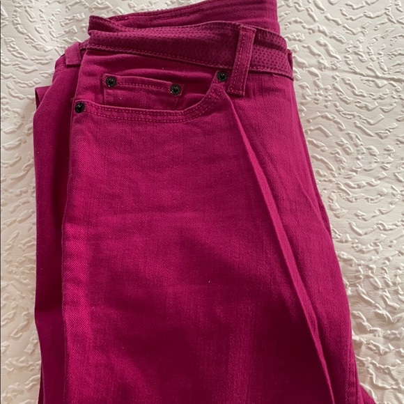 Burgundy Levi Jeans - Picture 5 of 5
